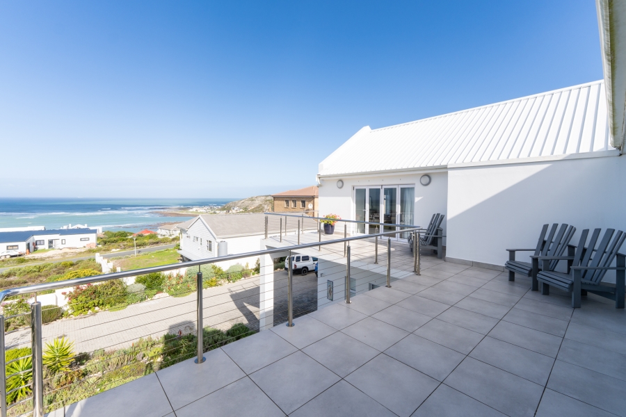 4 Bedroom Property for Sale in Oceanview Heights Western Cape